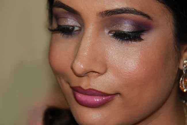 डार्क ब्राउनीश ग्रे (Taupe)
